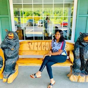 Meet your Posher, Marie